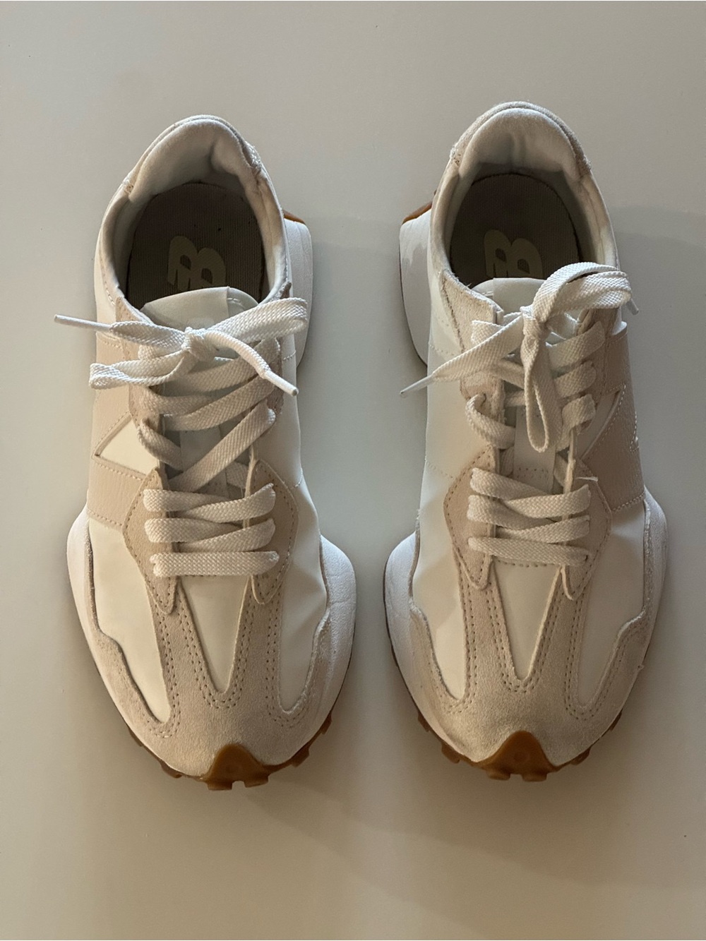 New Balance 327 Women's White and Beige Runnig Retro Sneakers